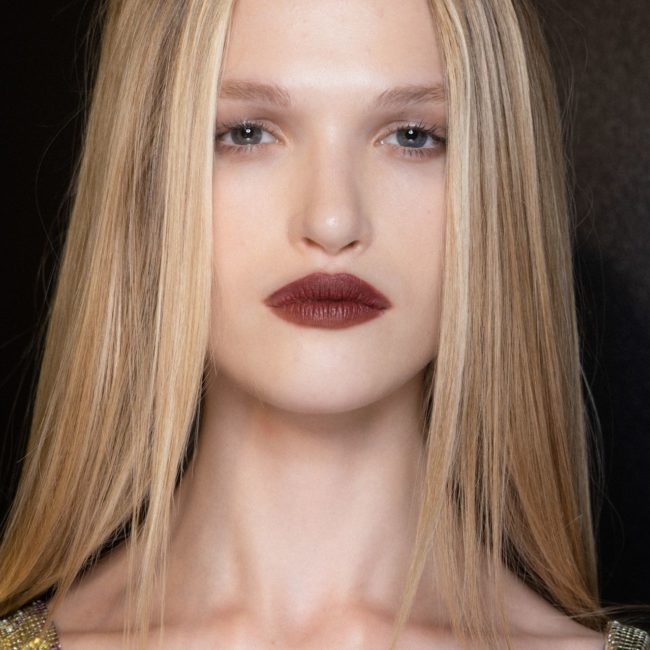 le_bal_des_createurs_almond milk blonde versace_bks_s25_029