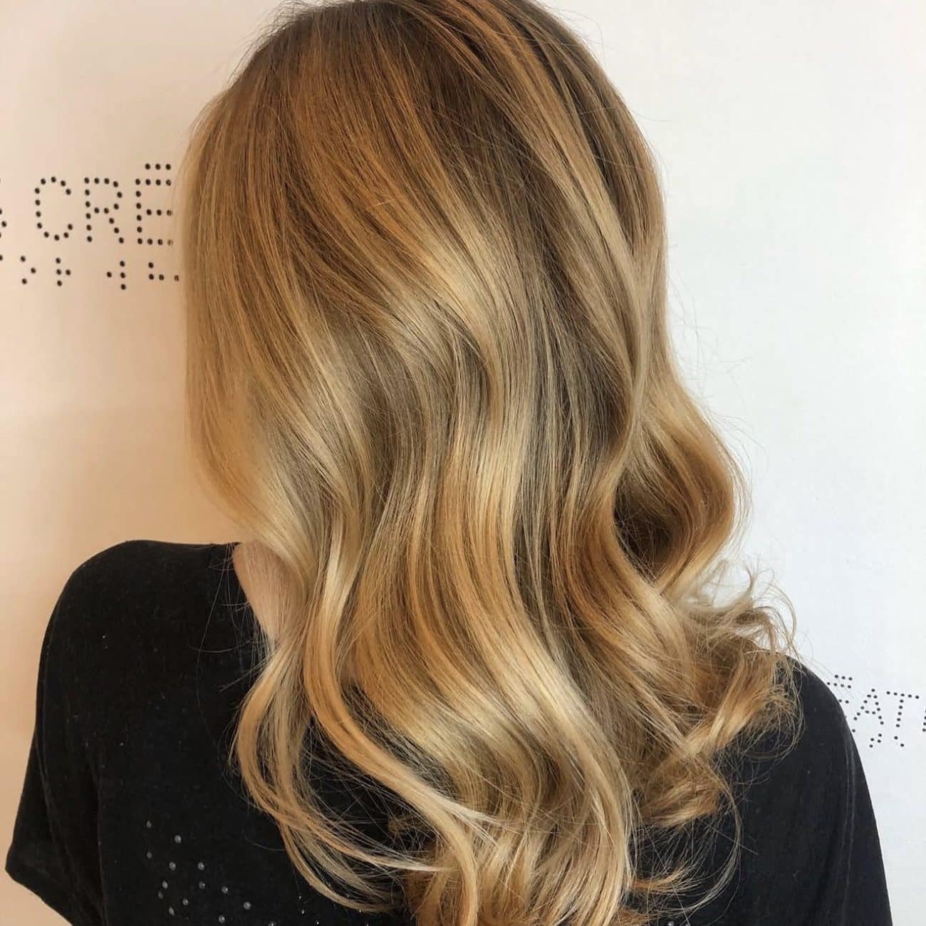 Balayage champagne à Genève réalisé au Bal des Créateurs