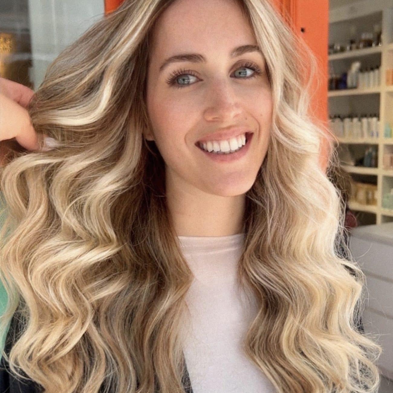 Face framing balayage à Genève autour du visage